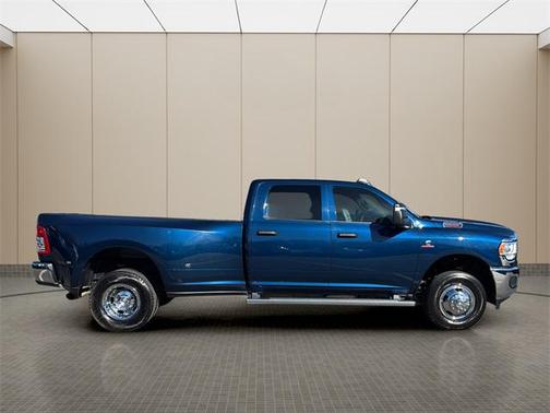 2024 RAM 3500 Tradesman Crew Cab 4x4 8' Box