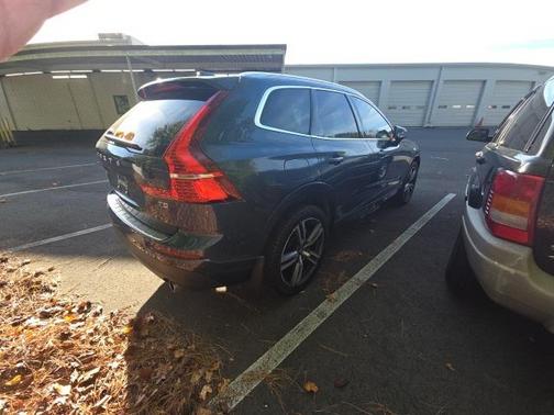 2020 Volvo XC60 T5 Momentum
