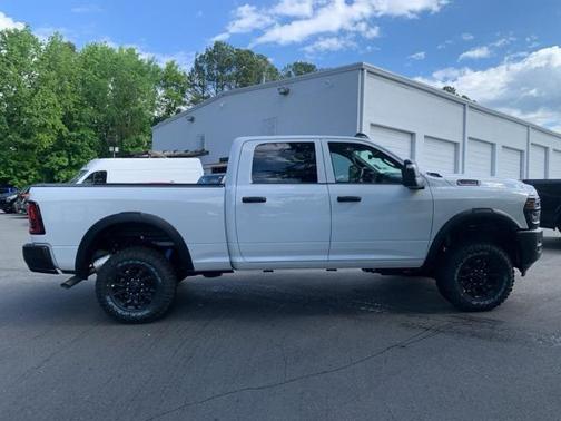 2025 RAM 2500 Tradesman Crew Cab 4x4 6'4' Box