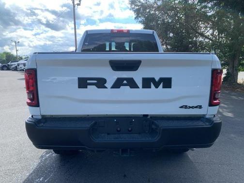 2025 RAM 2500 Tradesman Crew Cab 4x4 6'4' Box