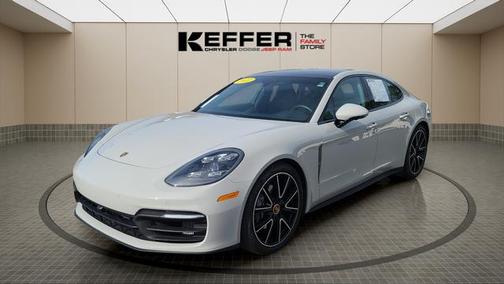 2022 Porsche Panamera 4 Platinum Edition