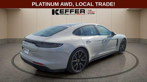 2022 Porsche Panamera 4 Platinum Edition
