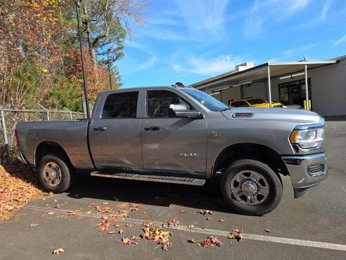 2022 RAM 2500 Tradesman Crew Cab 4x4 6'4' Box