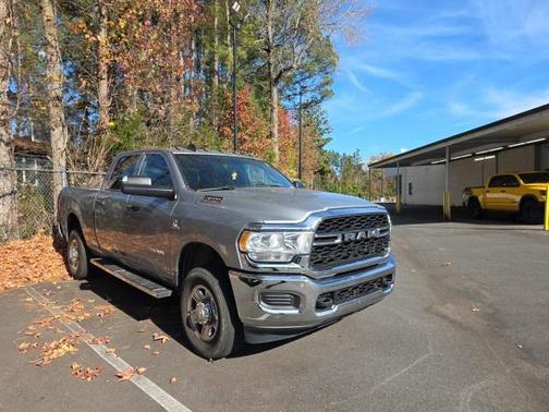2022 RAM 2500 Tradesman Crew Cab 4x4 6'4' Box