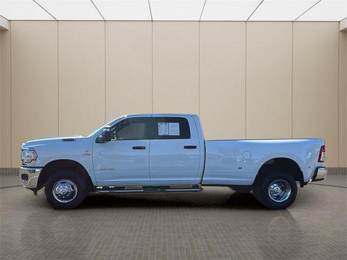 2024 RAM 3500 Big Horn Crew Cab 4x4 8' Box