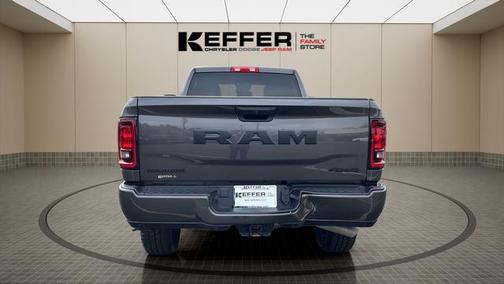 2025 RAM 3500 Big Horn Crew Cab 4x4 8' Box