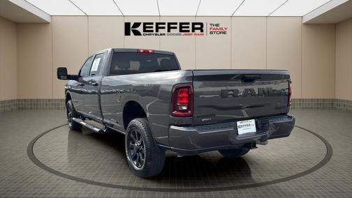 2025 RAM 3500 Big Horn Crew Cab 4x4 8' Box