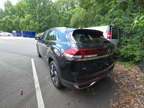 2024 Volkswagen Atlas Cross Sport 2.0T SE w/Technology 4MOTION