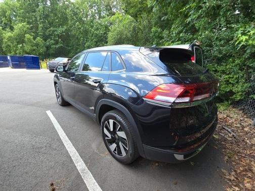2024 Volkswagen Atlas Cross Sport 2.0T SE w/Technology 4MOTION