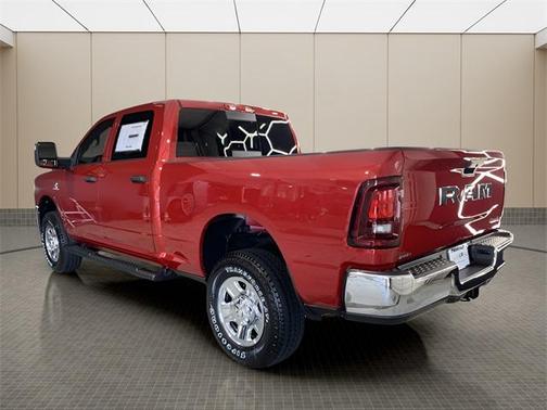 2025 RAM 2500 Tradesman Crew Cab 4x4 6'4' Box