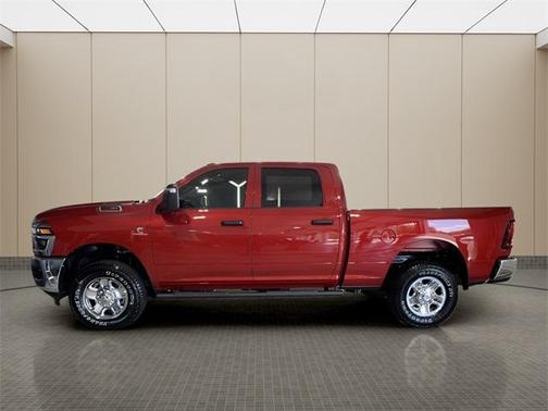 2025 RAM 2500 Tradesman Crew Cab 4x4 6'4' Box