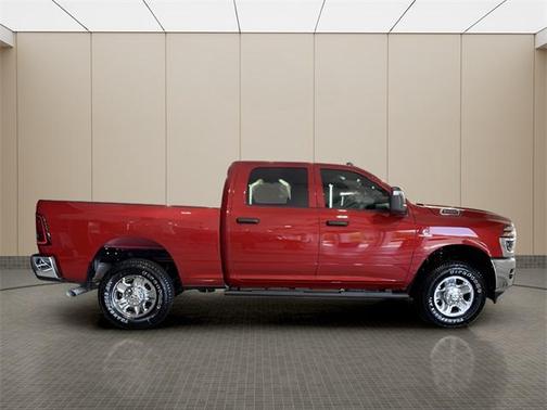 2025 RAM 2500 Tradesman Crew Cab 4x4 6'4' Box