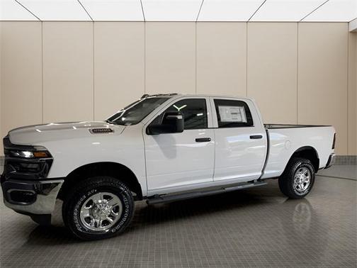 2025 RAM 2500 Tradesman Crew Cab 4x4 6'4' Box