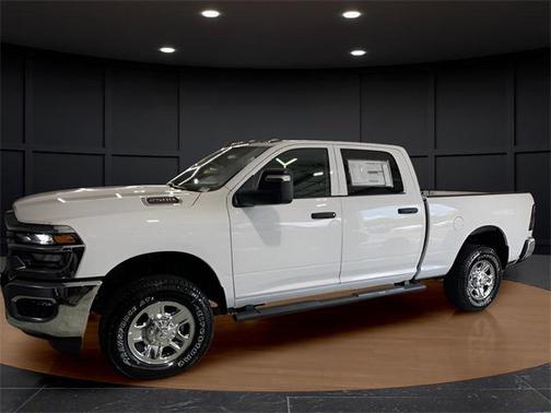 2025 RAM 2500 Tradesman Crew Cab 4x4 6'4' Box