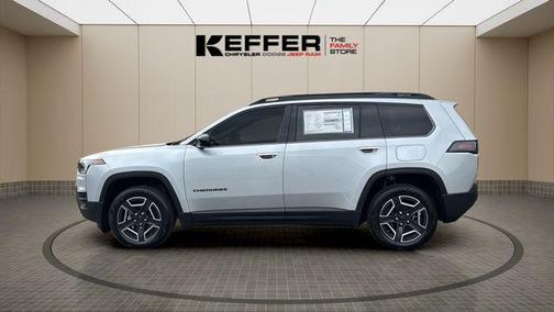 Silver Zynith Clearcoat 2026 Jeep Cherokee Laredo 4x4