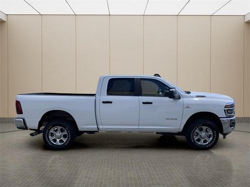 2025 RAM 2500 Big Horn Crew Cab 4x4 6'4' Box
