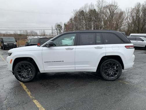 2025 Jeep Grand Cherokee Summit