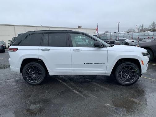 2025 Jeep Grand Cherokee Summit