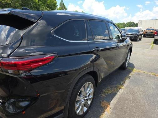 2022 Toyota Highlander Limited