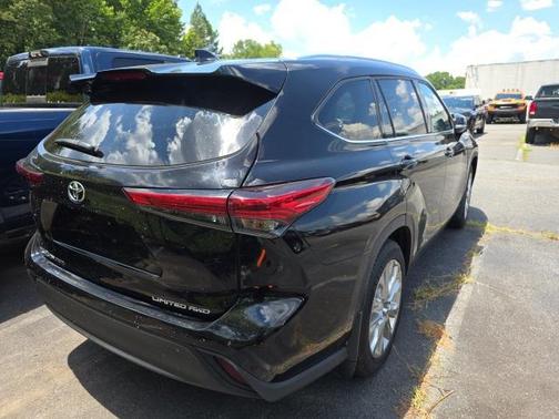2022 Toyota Highlander Limited