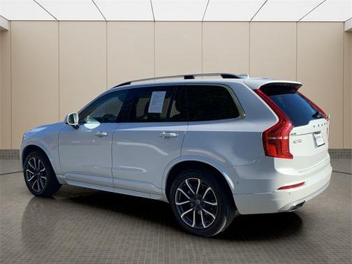 2018 Volvo XC90 T6 Momentum