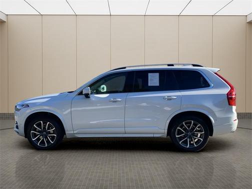 2018 Volvo XC90 T6 Momentum