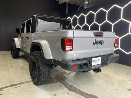 2023 Jeep Gladiator Sport S