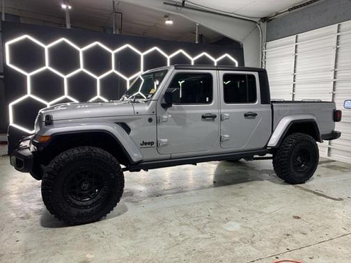 2023 Jeep Gladiator Sport S