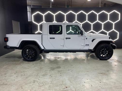 2025 Jeep Gladiator Nighthawk