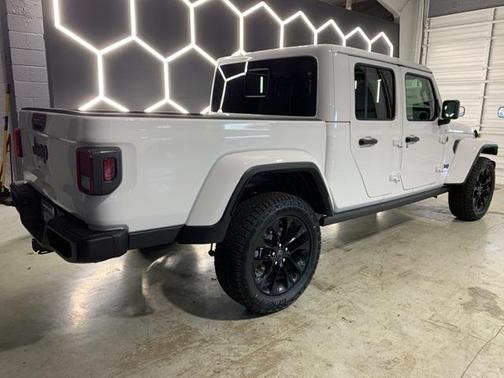 2025 Jeep Gladiator Nighthawk