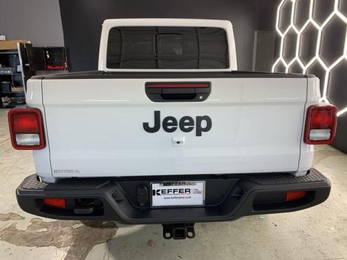 2025 Jeep Gladiator Nighthawk