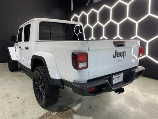 2025 Jeep Gladiator Nighthawk