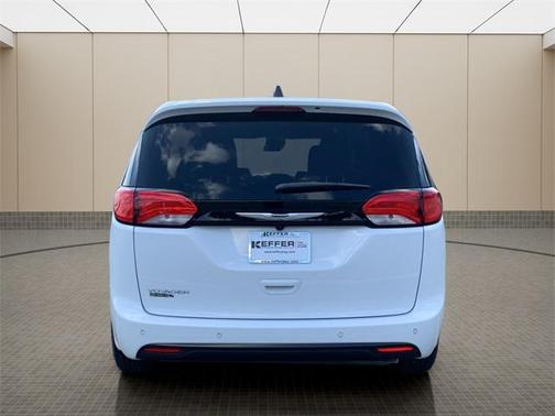 2026 Chrysler Voyager LX