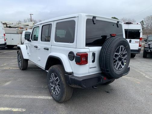 2025 Jeep Wrangler 4-Door Sahara 4x4
