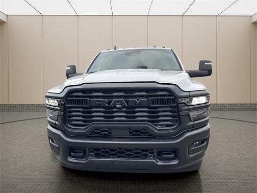 2025 RAM 3500 Tradesman Crew Cab 4x4 8' Box