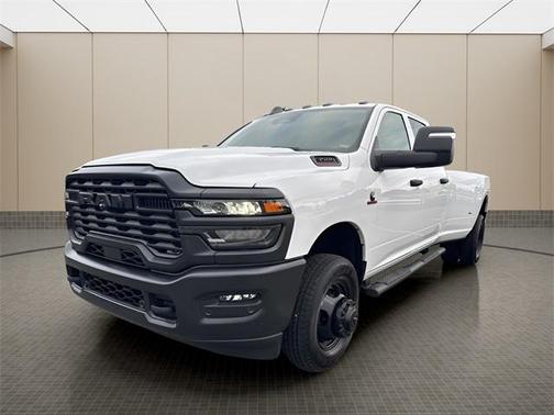 2025 RAM 3500 Tradesman Crew Cab 4x4 8' Box