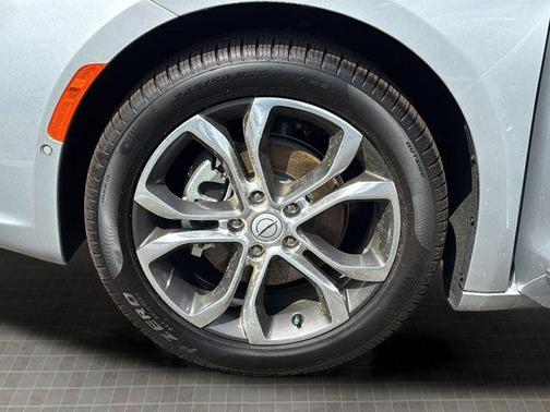 Silver Mist Clearcoat 2026 Chrysler Pacifica L