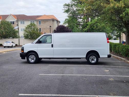 2023 GMC Savana 2500 Work Van
