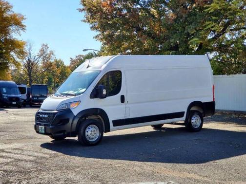 Off White 2024 RAM ProMaster 2500 Tradesman