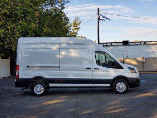 2022 Ford Transit-250 Base