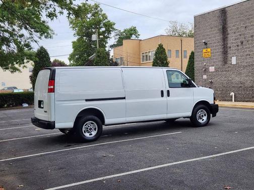 2023 GMC Savana 2500 Work Van
