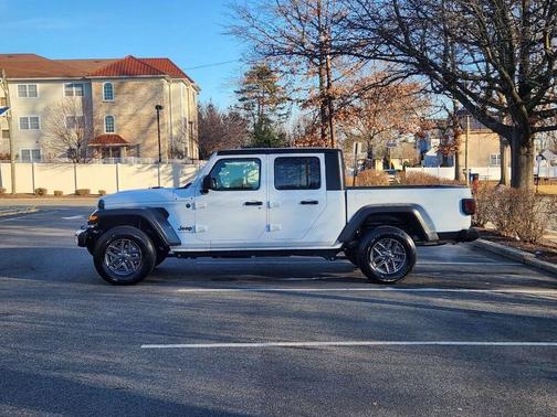 2025 Jeep Gladiator Sport S