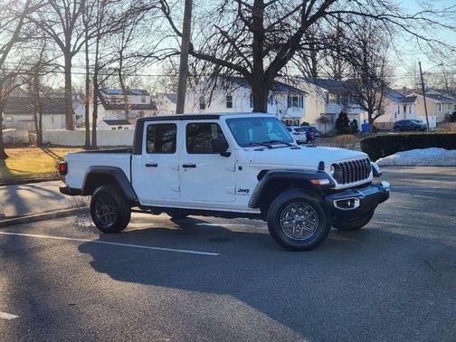 2025 Jeep Gladiator Sport S