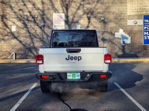 2025 Jeep Gladiator Sport S
