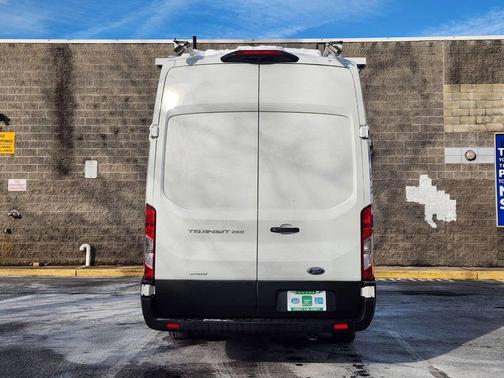 2022 Ford Transit-250 Base