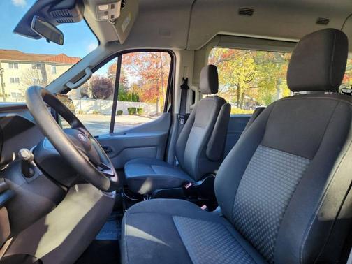 2022 Ford Transit-350 XLT