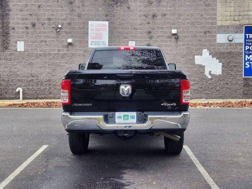 2024 RAM 2500 Big Horn 4x4 4dr Crew Cab 6.3 ft. SB Pickup