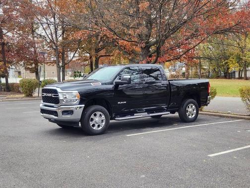 2024 RAM 2500 Big Horn 4x4 4dr Crew Cab 6.3 ft. SB Pickup