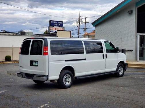 2022 Chevrolet Express 3500 LS 3500 3dr Extended Passenger Van