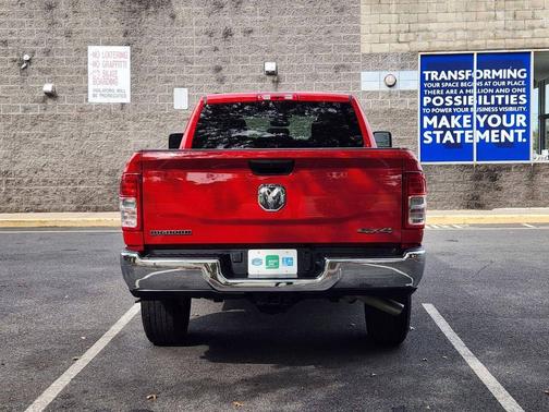 2024 RAM 2500 Big Horn 4x4 4dr Crew Cab 6.3 ft. SB Pickup